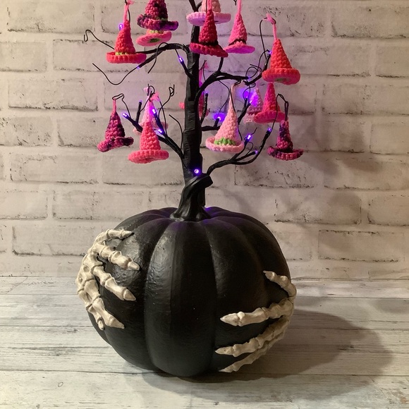 GOBLIN & GHOUL 10in Pumpkin With Skeleton Hands - Picture 6 of 7